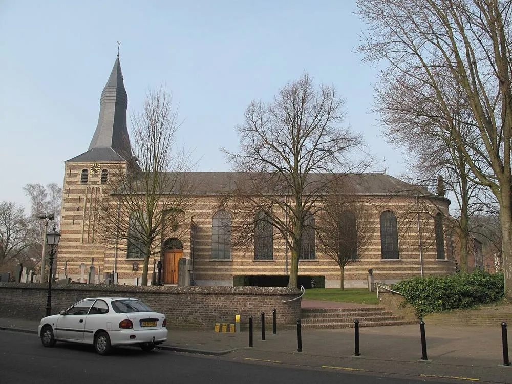 Oirsbeek: Oirsbeek, kerk foto1 2011-03-16 15.21